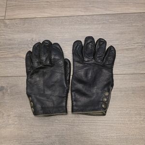 Aris Midnight Leather Gloves with Button Accents